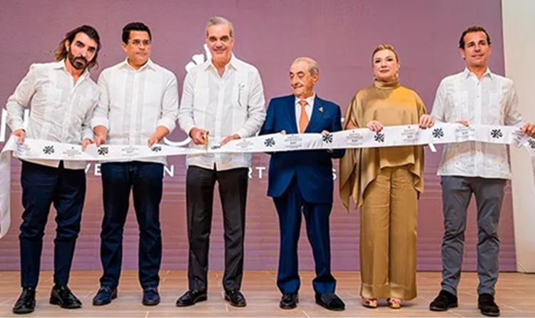 Santo Domingo Bay reabre